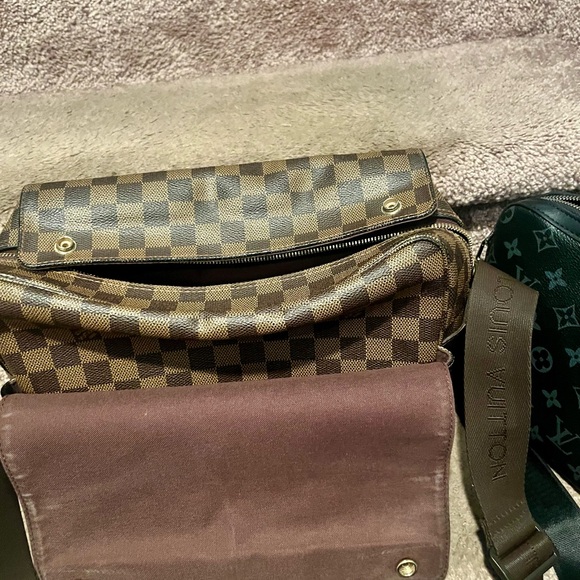 Louis Vuitton Damier Graphite Cross Chest Travel Bag. 100% authentic! - Picture 11 of 15